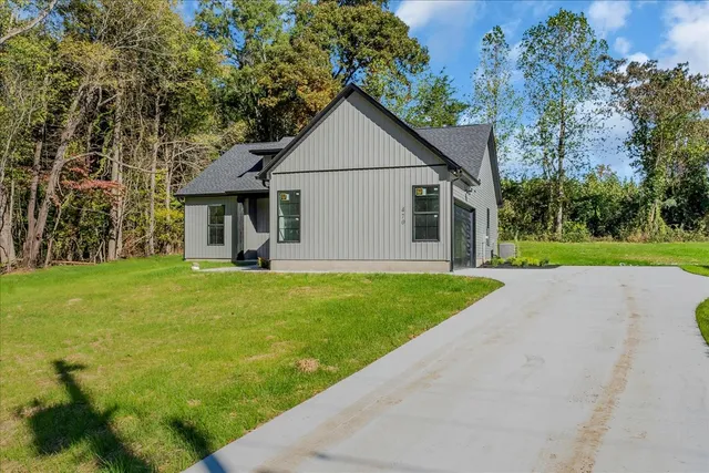 $319,000 | 470 Sherwood Drive, McMinnville, TN 37110