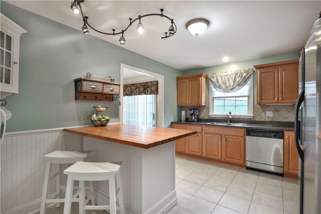 187 Shannon Road Renfrew, PA 16053 - Photo 11 of 25 Kitchen