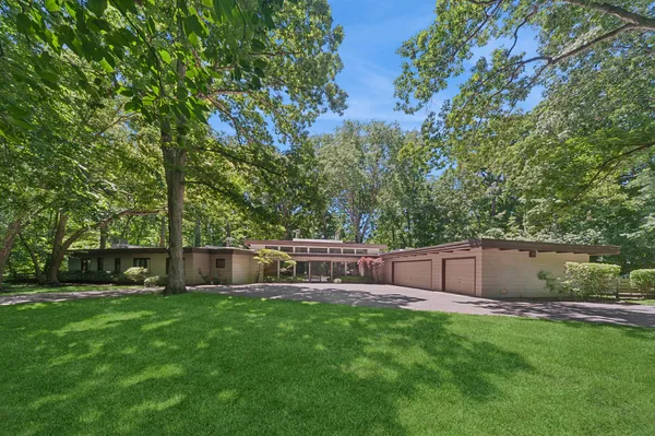 $825,000 | 3033 Blackthorn Road, Riverwoods, IL 60015