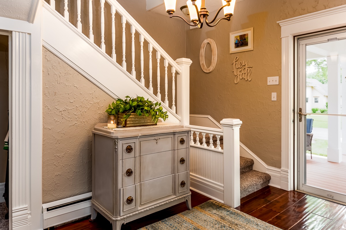 246 West Oak Street Butler, IN 46721 - Photo 2 of 36
