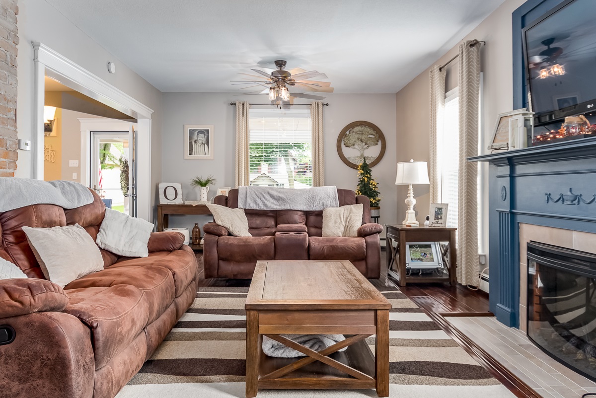 246 West Oak Street Butler, IN 46721 - Photo 3 of 36