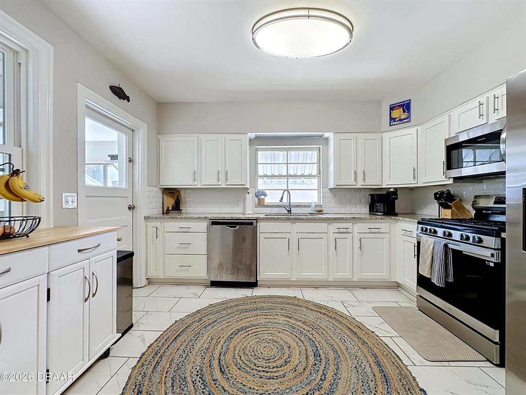 2615 Ridgewood Road Jacksonville, FL 32207 - Photo 10 of 47