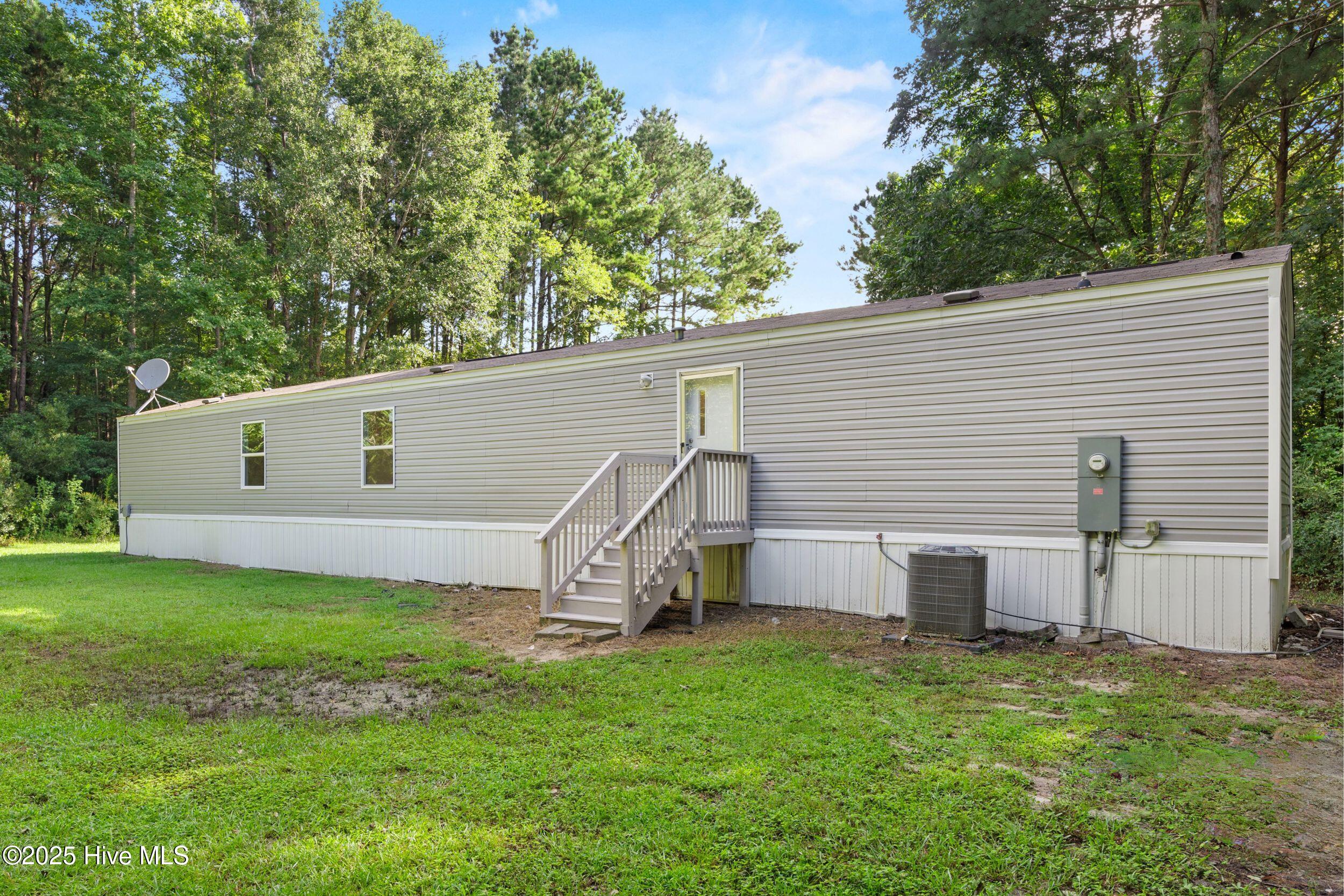 325 Messer Loop Road Burgaw, NC 28425 - Photo 23 of 24 032_36IG