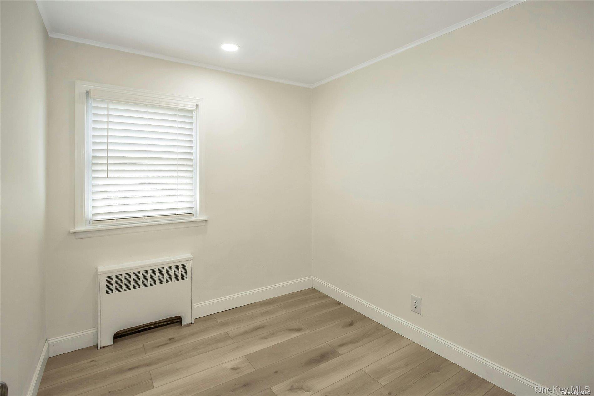 83 Knickerbocker Road East Plainview, NY 11803 - Photo 17 of 24