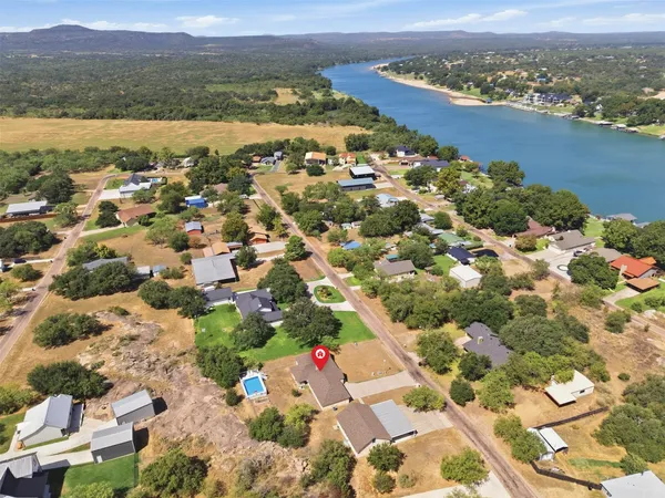 $475,000 | 305 Pecan, Kingsland, TX 78639