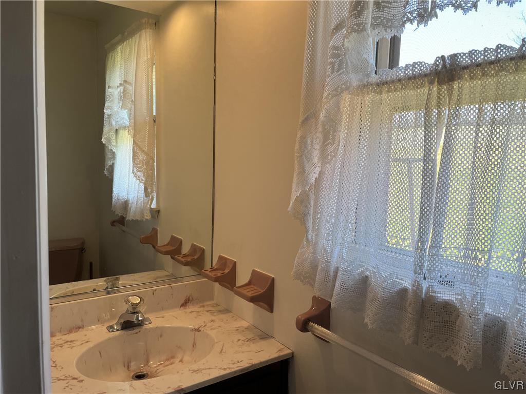 5008 Egypt Road Coplay, PA 18037 - Photo 14 of 46 Gallery Image 14