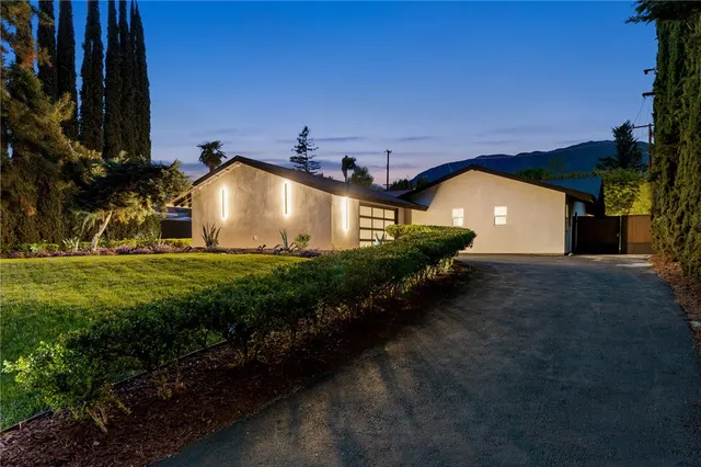 $1,550,000 | 211 Deborah Court, Upland, CA 91784