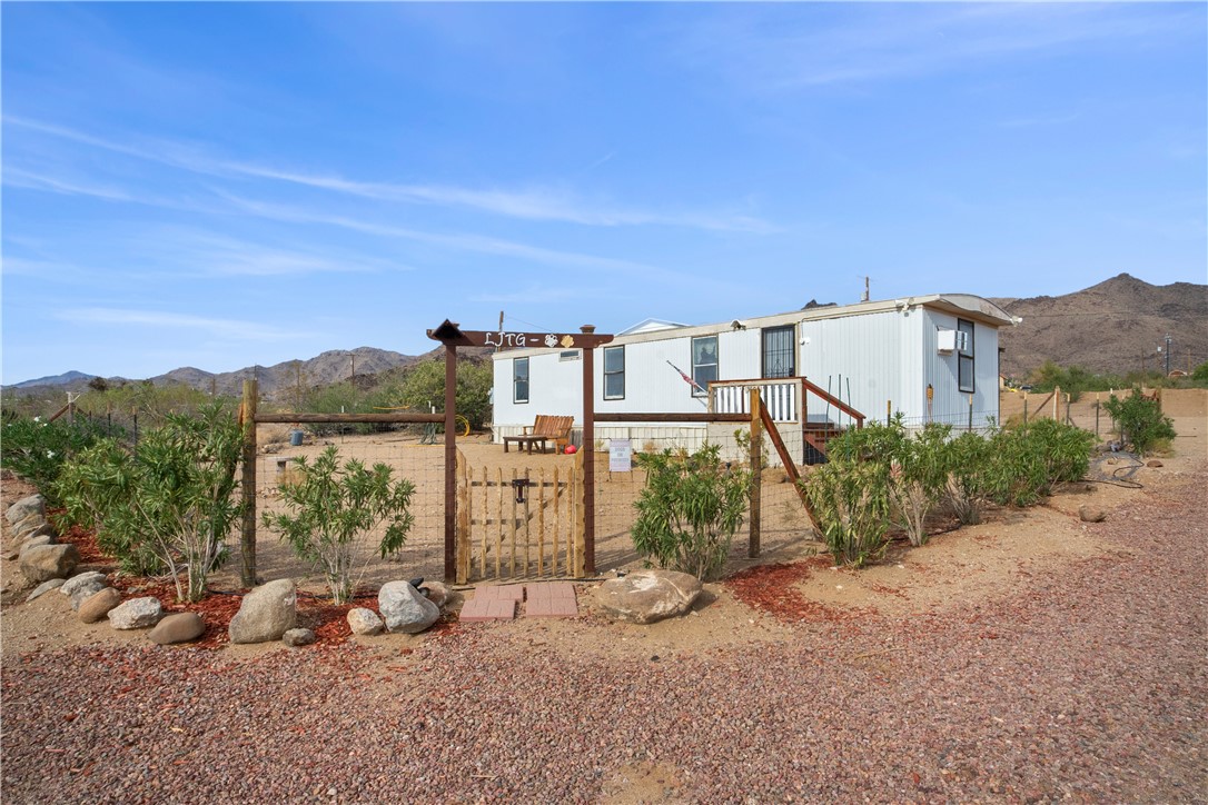 3604 Bowie Road Golden Valley, AZ 86413 - Photo 29 of 35 Yard