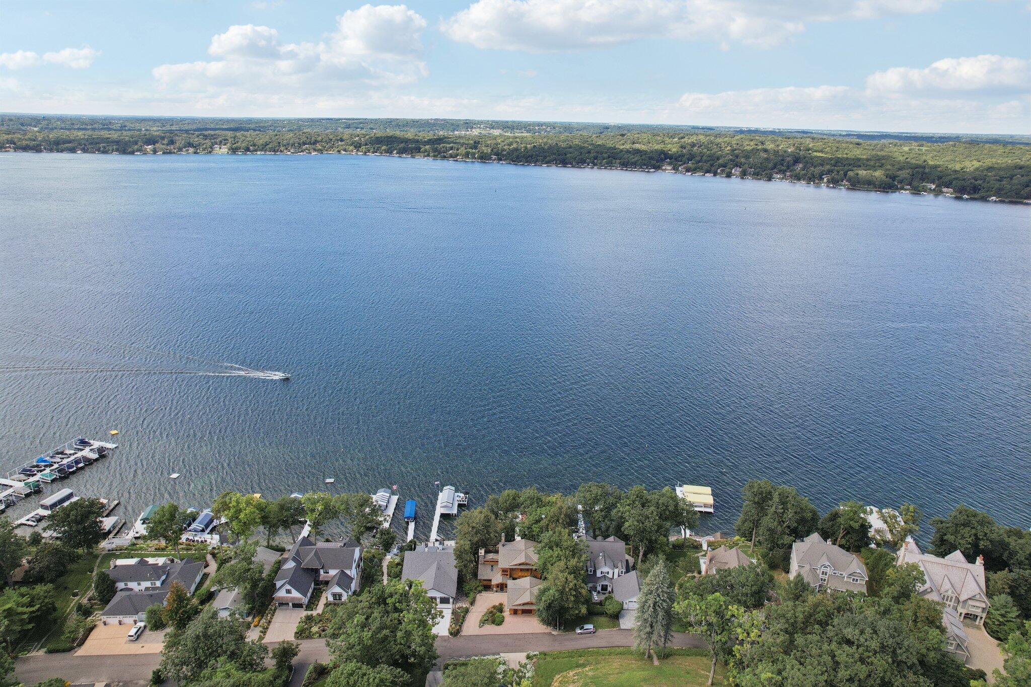 N1933 Bluff Lane, Unit PIER 653 Linn, WI 53147 - Photo 21 of 82 Geneva Lake