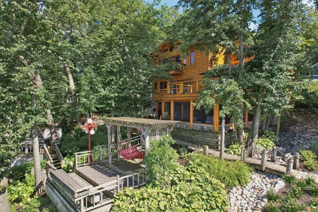 $5,630,000 | N1933 Bluff Lane, Unit PIER 653, Linn, WI 53147