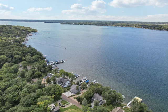 $5,630,000 | N1933 Bluff Lane, Unit PIER 653, Linn, WI 53147