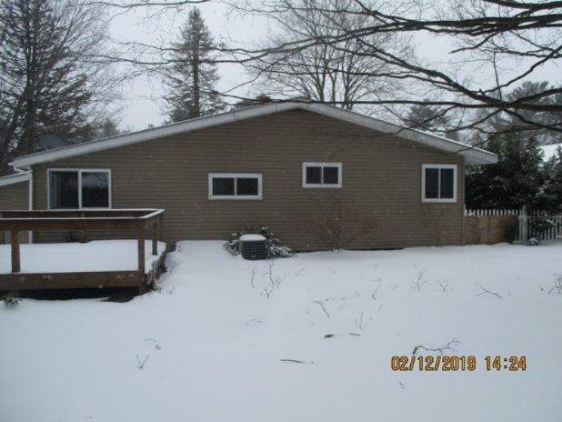 112 Pinecrest Road Whitehall, MI 49461 - Photo 3 of 35 112 Pinecrest 2-12-19D (6)