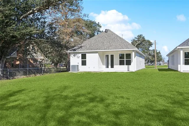 $329,000 | 110 Matthew Drive, Des Allemands, LA 70030