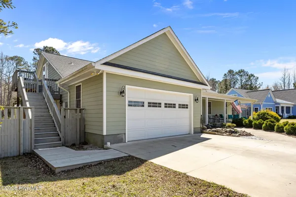 $685,000 | 641 Edgewood Avenue, Newport, NC 28570