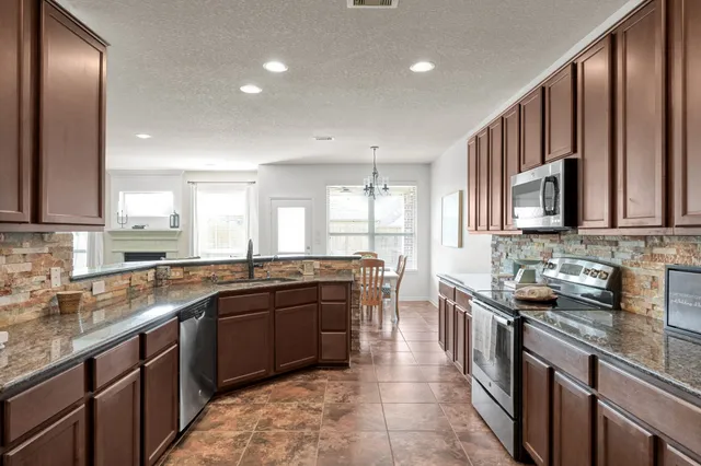 $425,000 | 9972 Western Ridge Way, Conroe, TX 77385