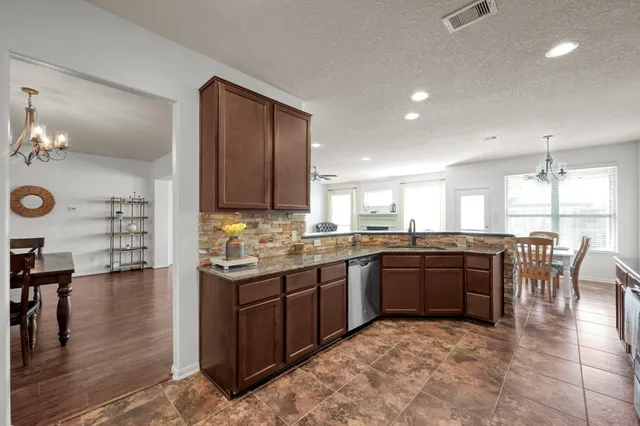 $425,000 | 9972 Western Ridge Way, Conroe, TX 77385