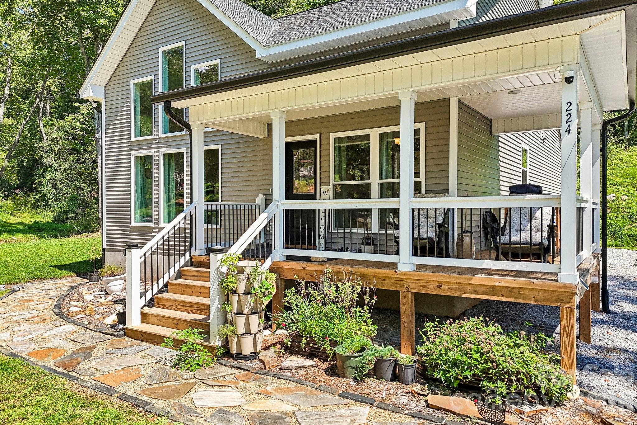 224 Carpenter Road Marion, NC 28752 - Photo 2 of 38 Gallery Image 2