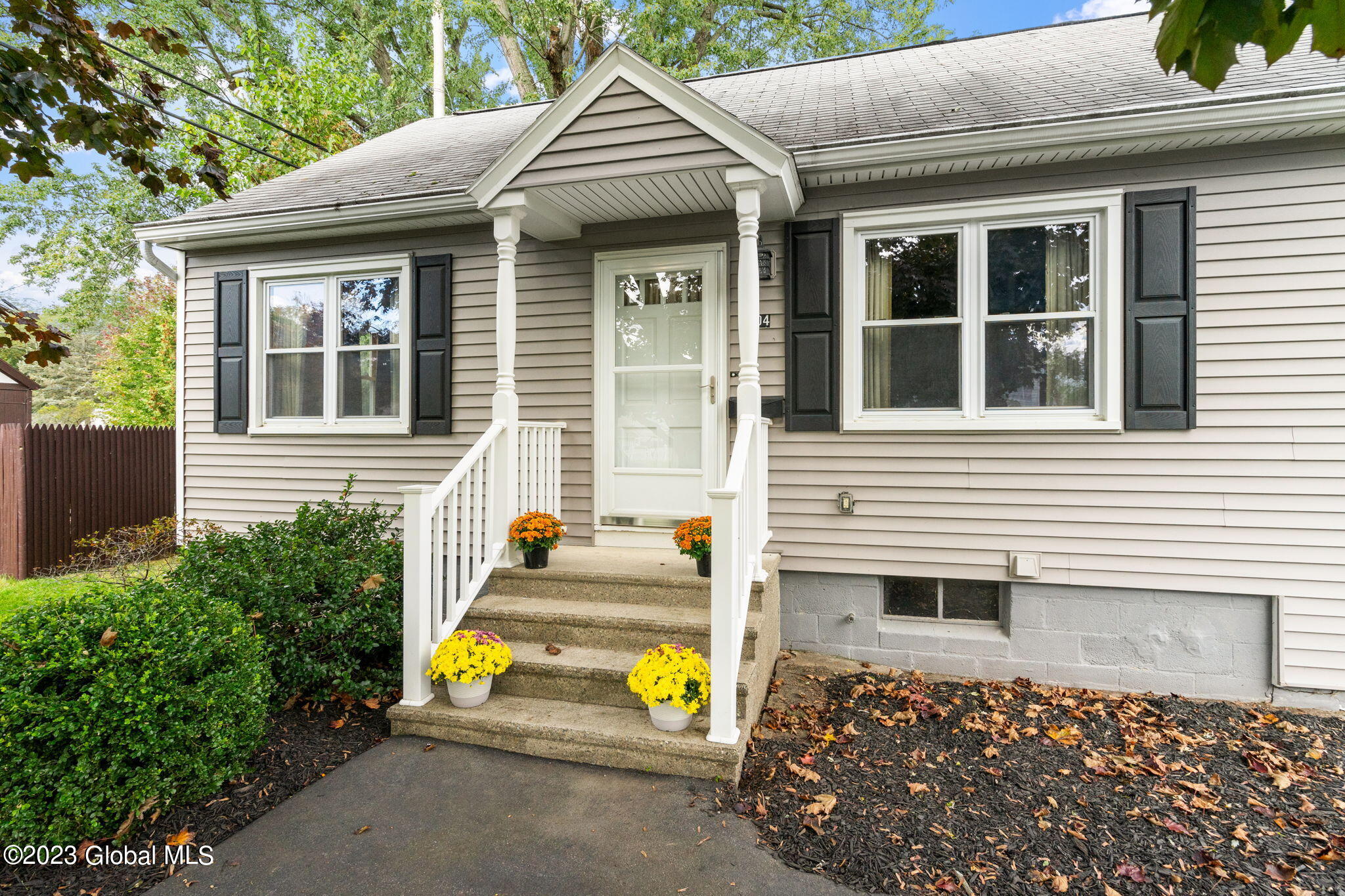 1004 Bill Road Schenectady, NY 12303 - Photo 3 of 55 3-web-or-mls-1004-bill-rd