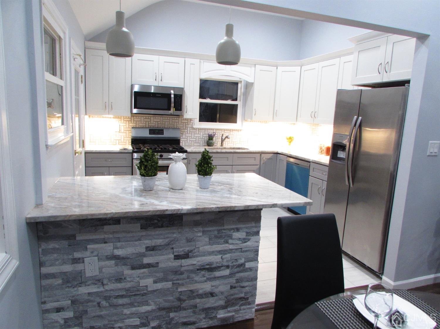 19 Pearl Road East Brunswick, NJ 08816 - Photo 11 of 37 Gallery Image 11