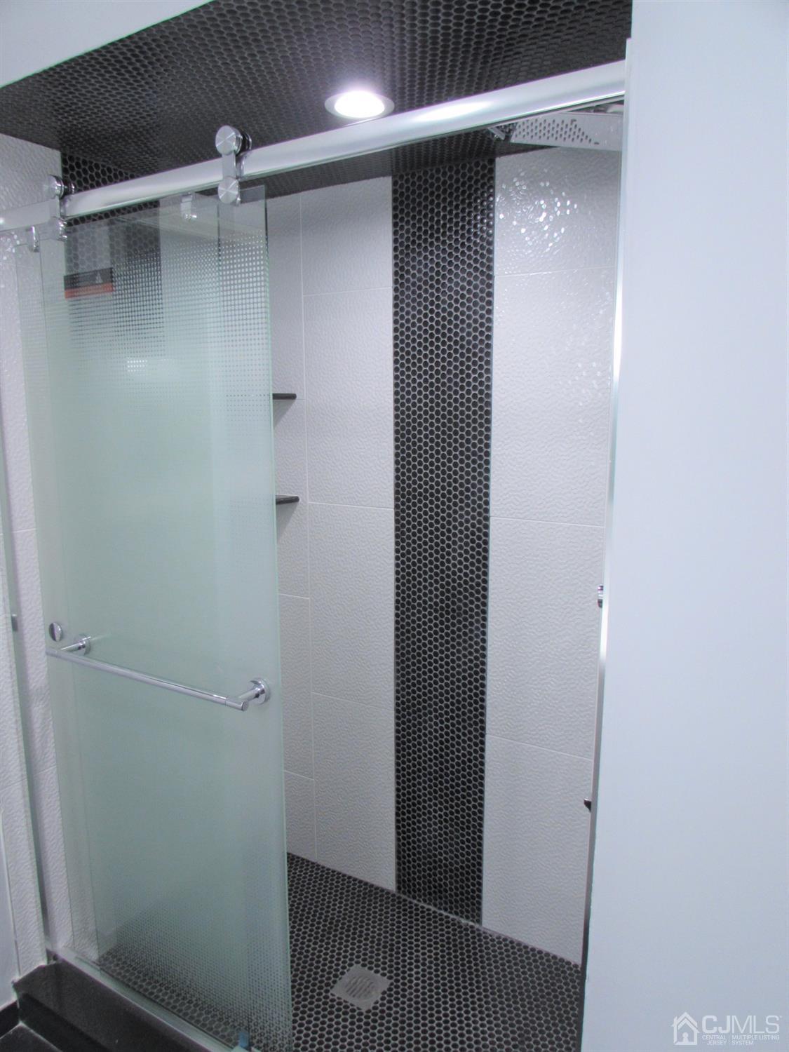 19 Pearl Road East Brunswick, NJ 08816 - Photo 16 of 37 Gallery Image 16