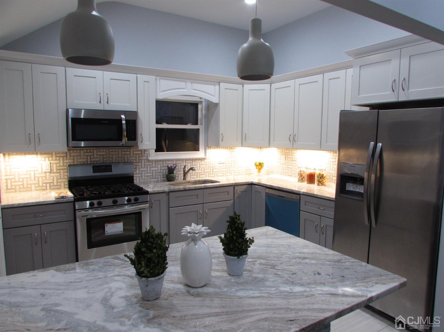 19 Pearl Road East Brunswick, NJ 08816 - Photo 10 of 37 Gallery Image 10