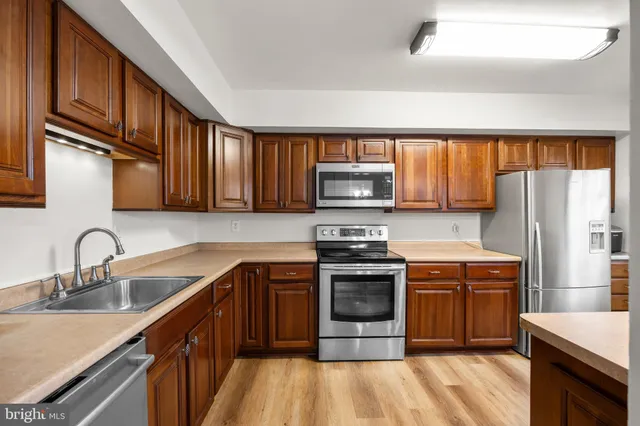 $389,000 | 33 Badger Gate Court, Baltimore, MD 21228