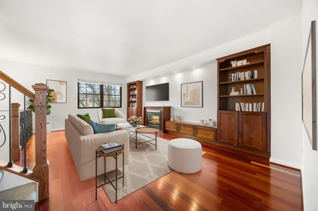 $389,000 | 33 Badger Gate Court, Baltimore, MD 21228