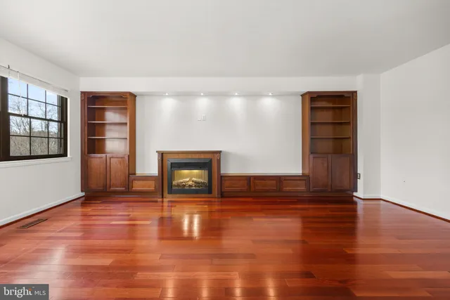 $389,000 | 33 Badger Gate Court, Baltimore, MD 21228