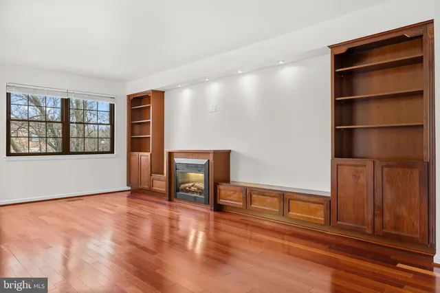 $389,000 | 33 Badger Gate Court, Baltimore, MD 21228