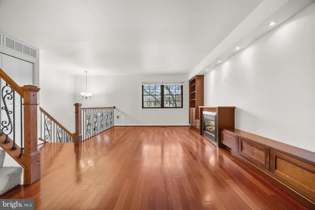 $389,000 | 33 Badger Gate Court, Baltimore, MD 21228