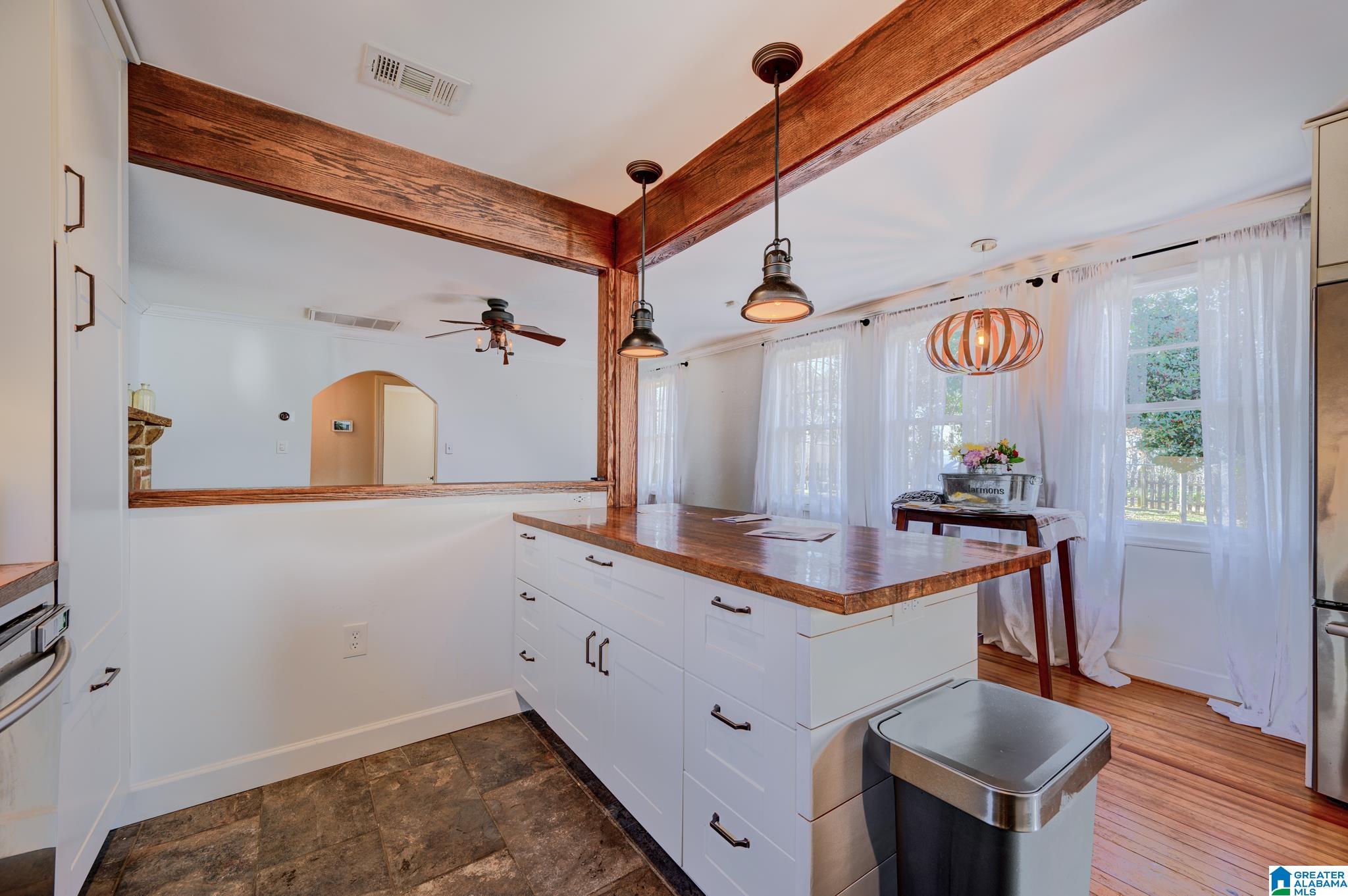 636 Ridge Top Circle Birmingham, AL 35206 - Photo 5 of 35 Gallery Image 5