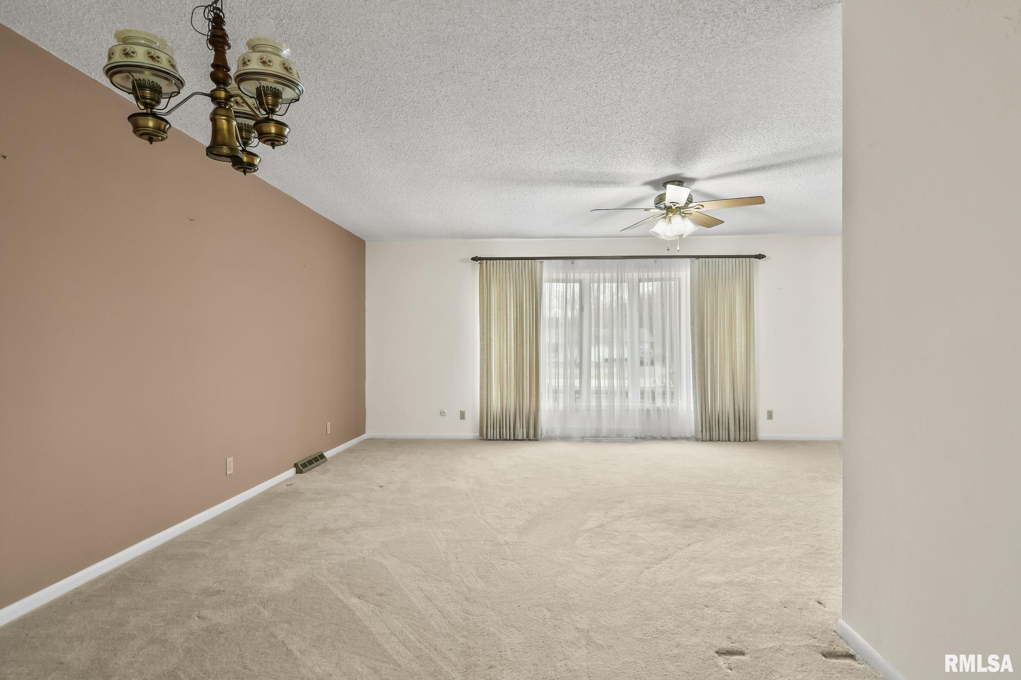 290 Trillium Lane Springfield, IL 62707 - Photo 7 of 43 Gallery Image 7