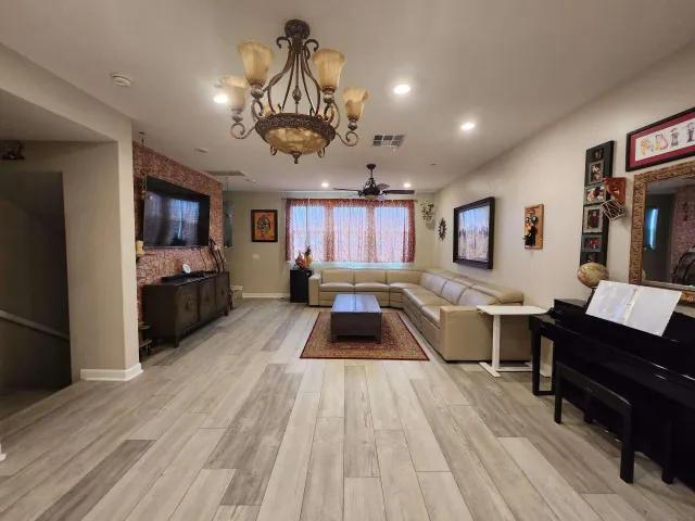 $4,350 | 16755 Coyote Bush Drive, Unit 93, San Diego, CA 92127