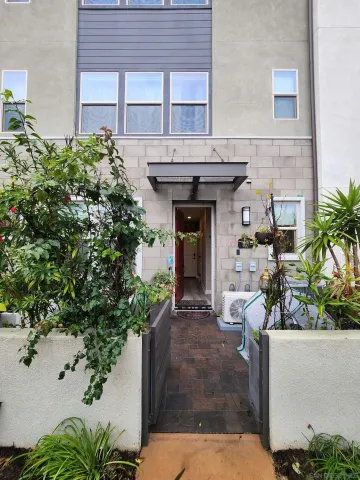 $4,350 | 16755 Coyote Bush Drive, Unit 93, San Diego, CA 92127