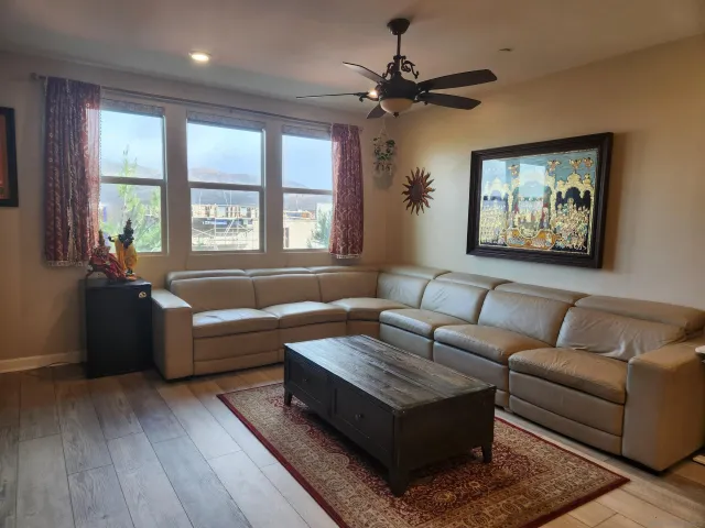 $4,350 | 16755 Coyote Bush Drive, Unit 93, San Diego, CA 92127