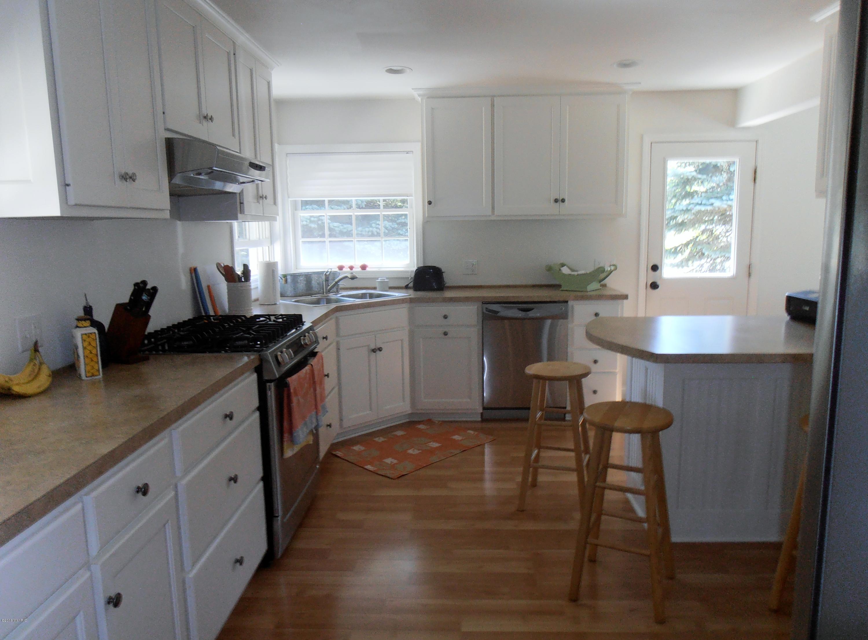 2586 Red Apple Road Manistee, MI 49660 - Photo 14 of 21 P8140295