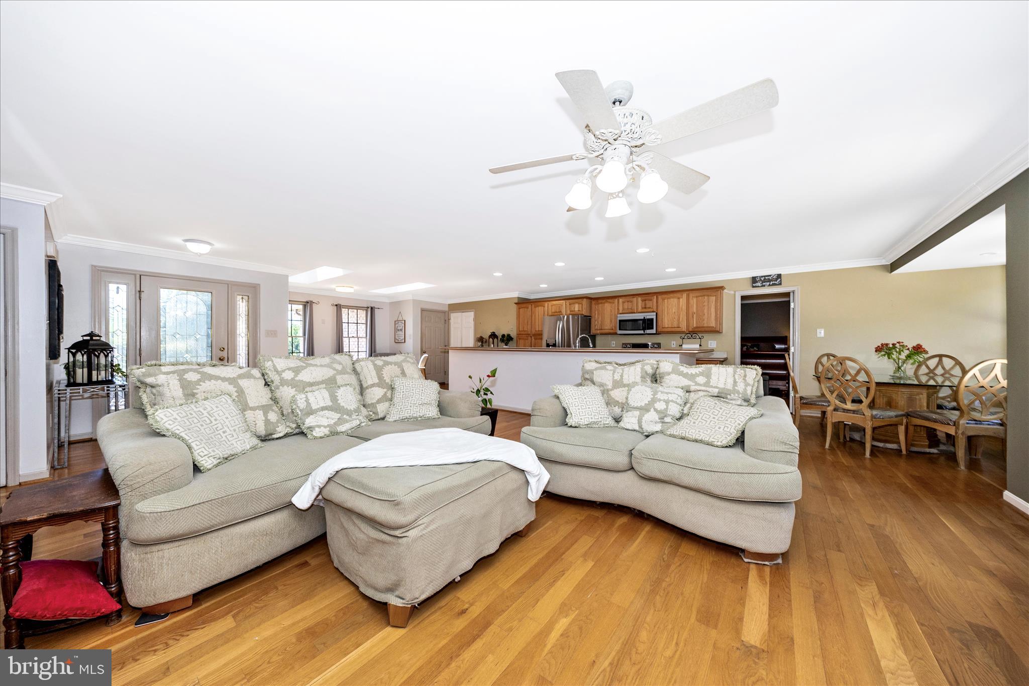 3448 Kaetzel Road Rohrersville, MD 21779 - Photo 8 of 41 Living Room