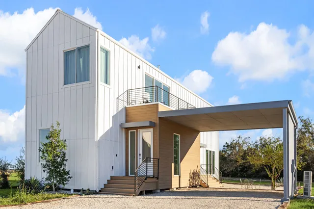 a view of a building entrance