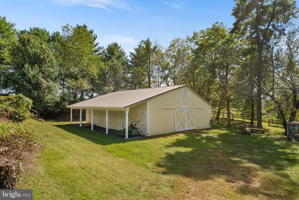 $1,098,890 | 38768 Eudora Lane, Hamilton, VA 20158