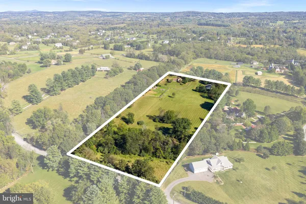 $1,098,890 | 38768 Eudora Lane, Hamilton, VA 20158