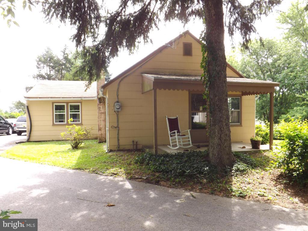 117 Locust Road Mountville, PA 17554 - Photo 3 of 23 Gallery Image 3