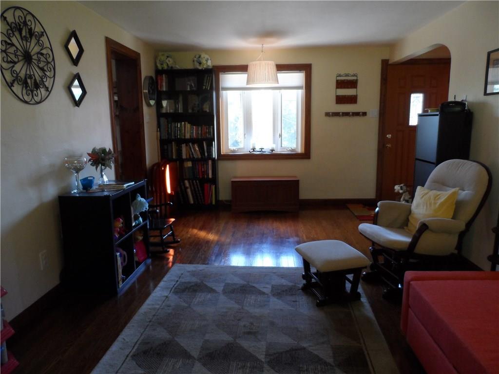 307 Byron Road Pittsburgh, PA 15237 - Photo 2 of 25 Gallery Image 2