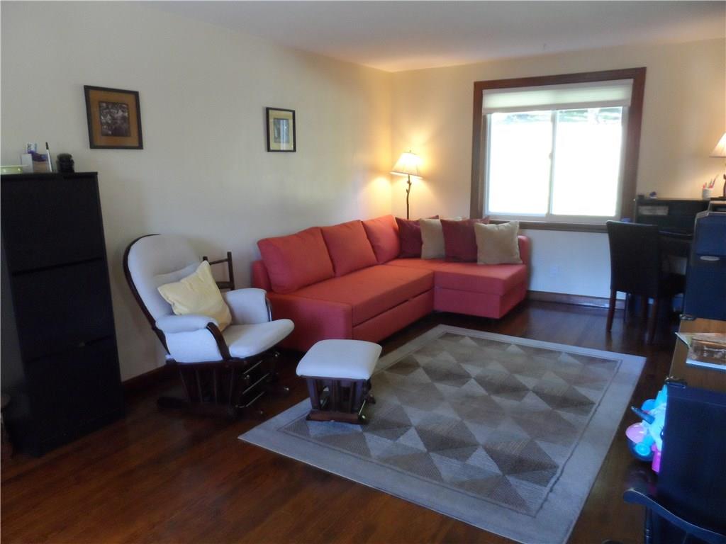 307 Byron Road Pittsburgh, PA 15237 - Photo 3 of 25 Gallery Image 3