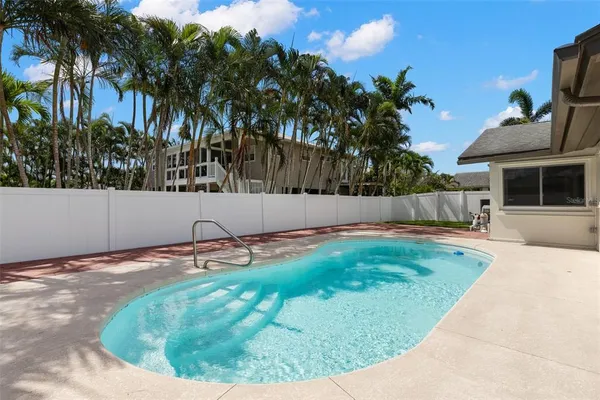 $874,900 | 109 13th Street, Belleair Beach, FL 33786