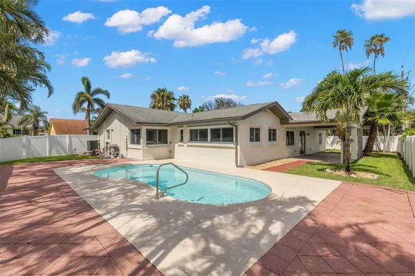 $874,900 | 109 13th Street, Belleair Beach, FL 33786