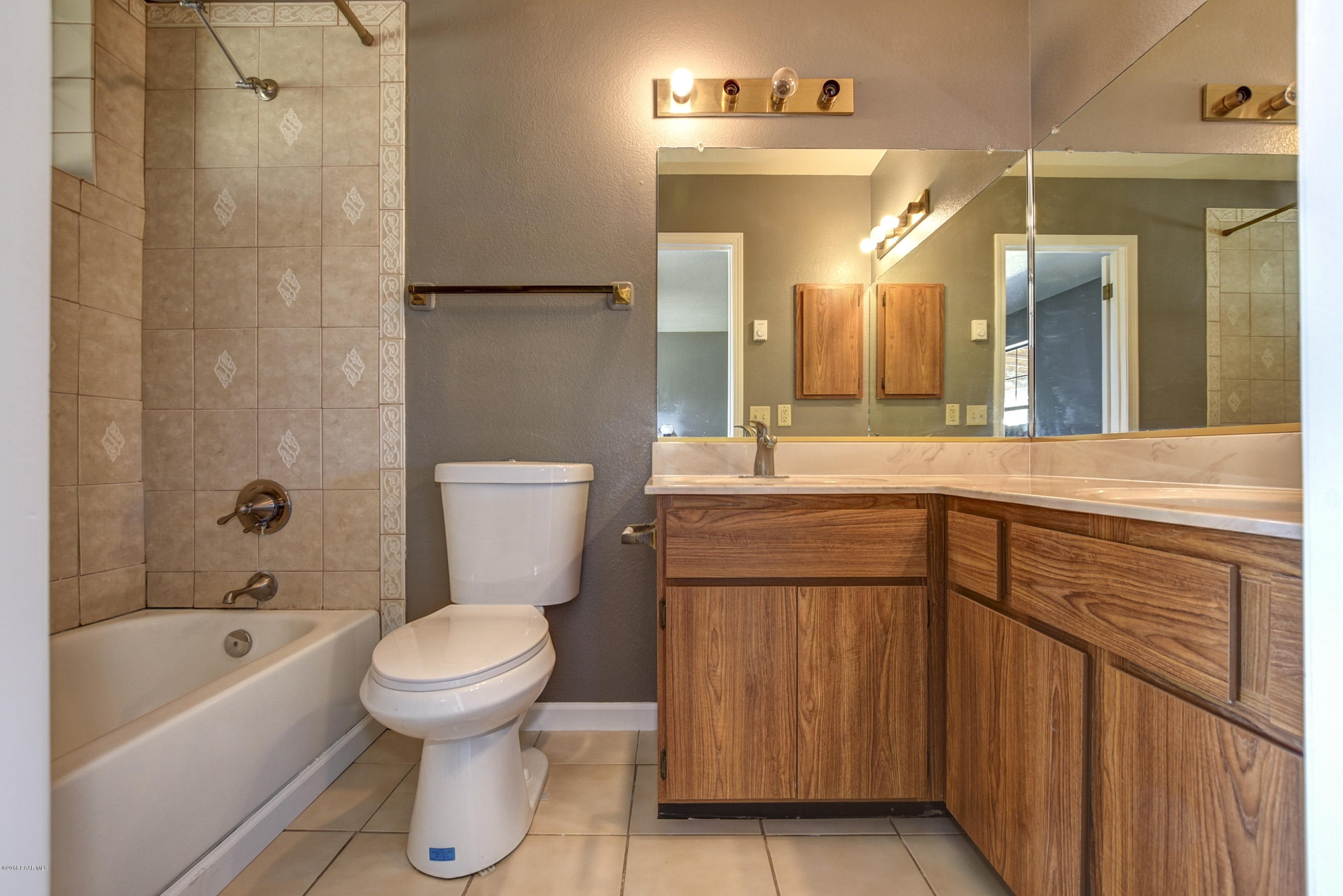 17540 East Jackrabbit Road Mayer, AZ 86333 - Photo 17 of 25 Master Bathroom 1