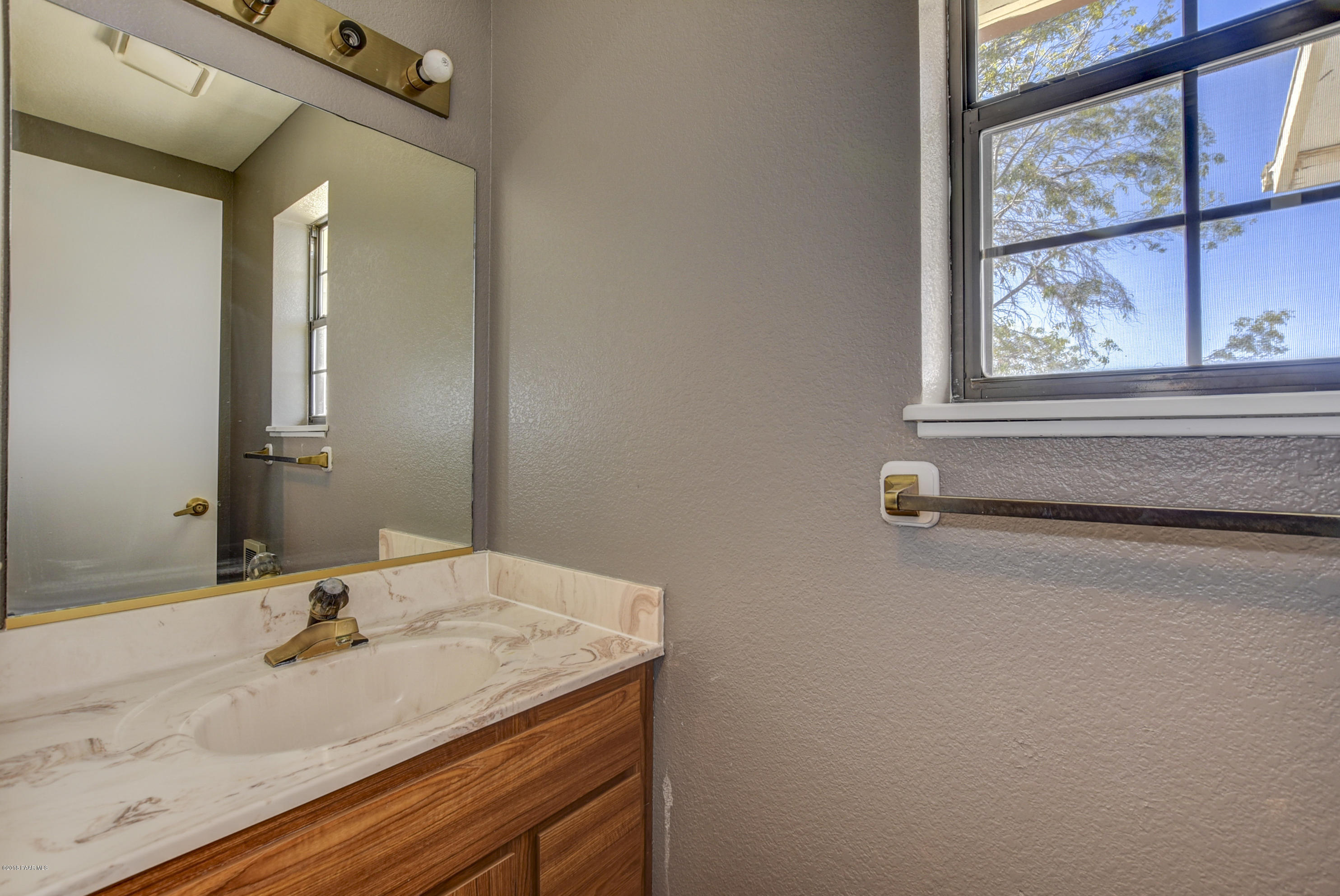 17540 East Jackrabbit Road Mayer, AZ 86333 - Photo 21 of 25 Guest Half Bathroom 1