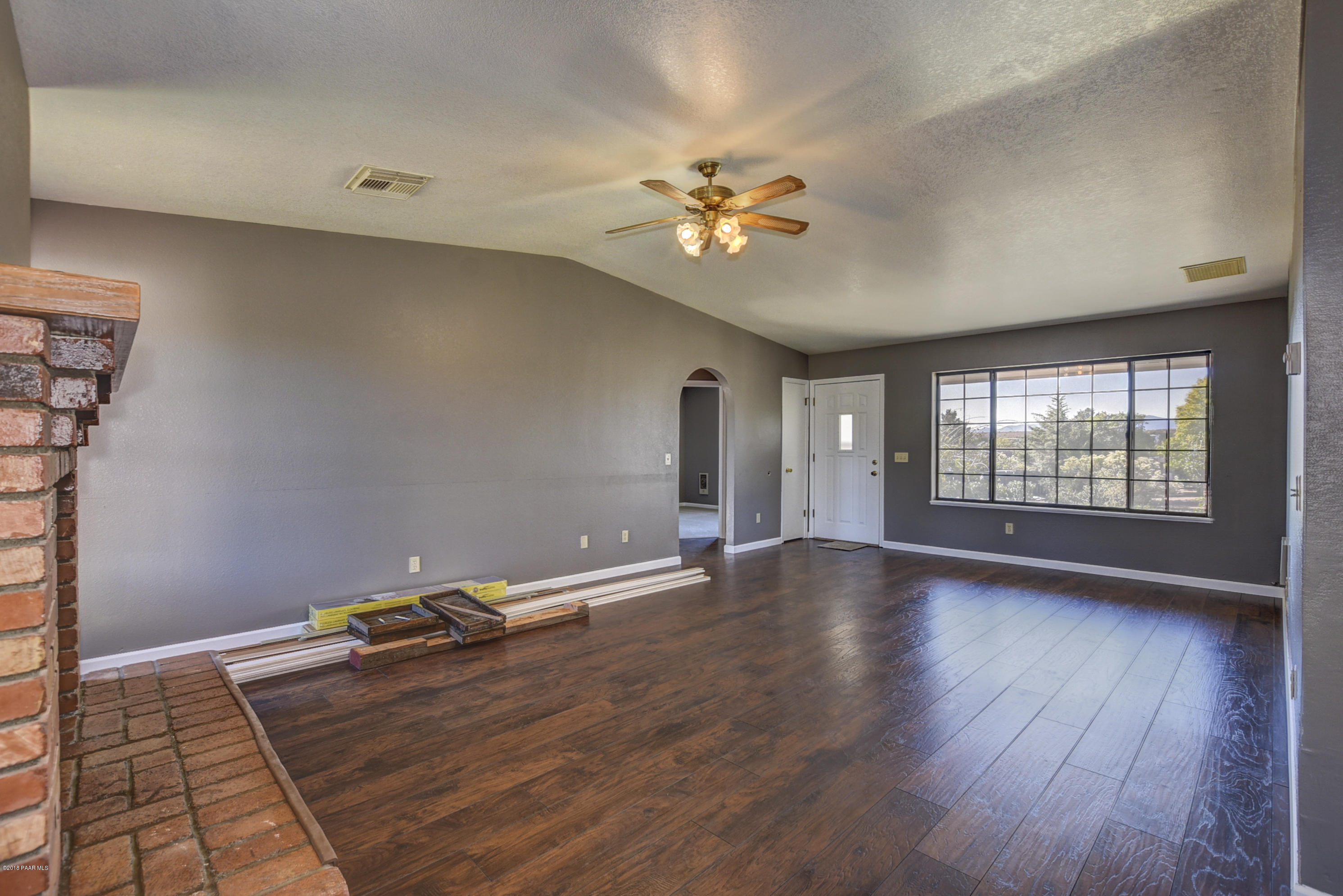 17540 East Jackrabbit Road Mayer, AZ 86333 - Photo 6 of 25 Living Room 1