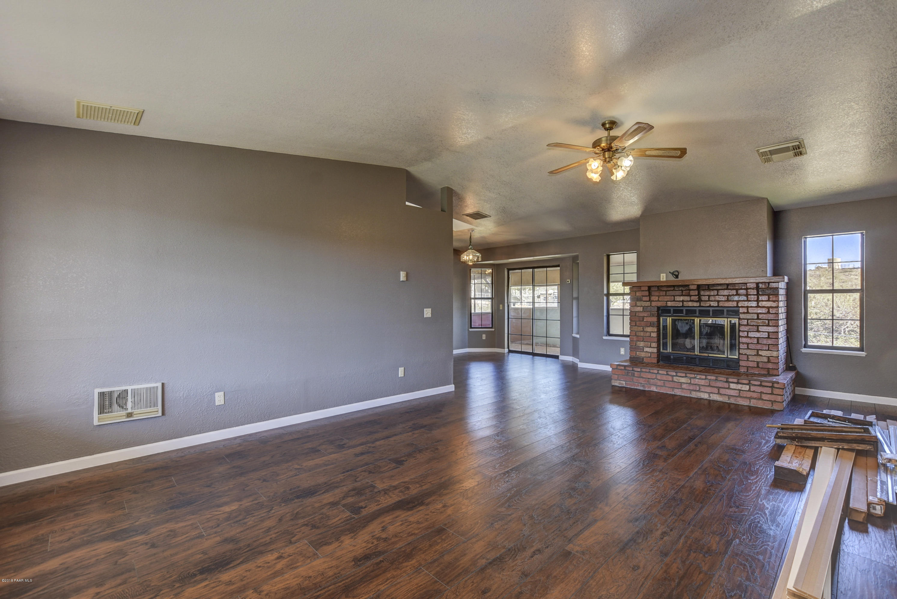 17540 East Jackrabbit Road Mayer, AZ 86333 - Photo 7 of 25 Living Room 3