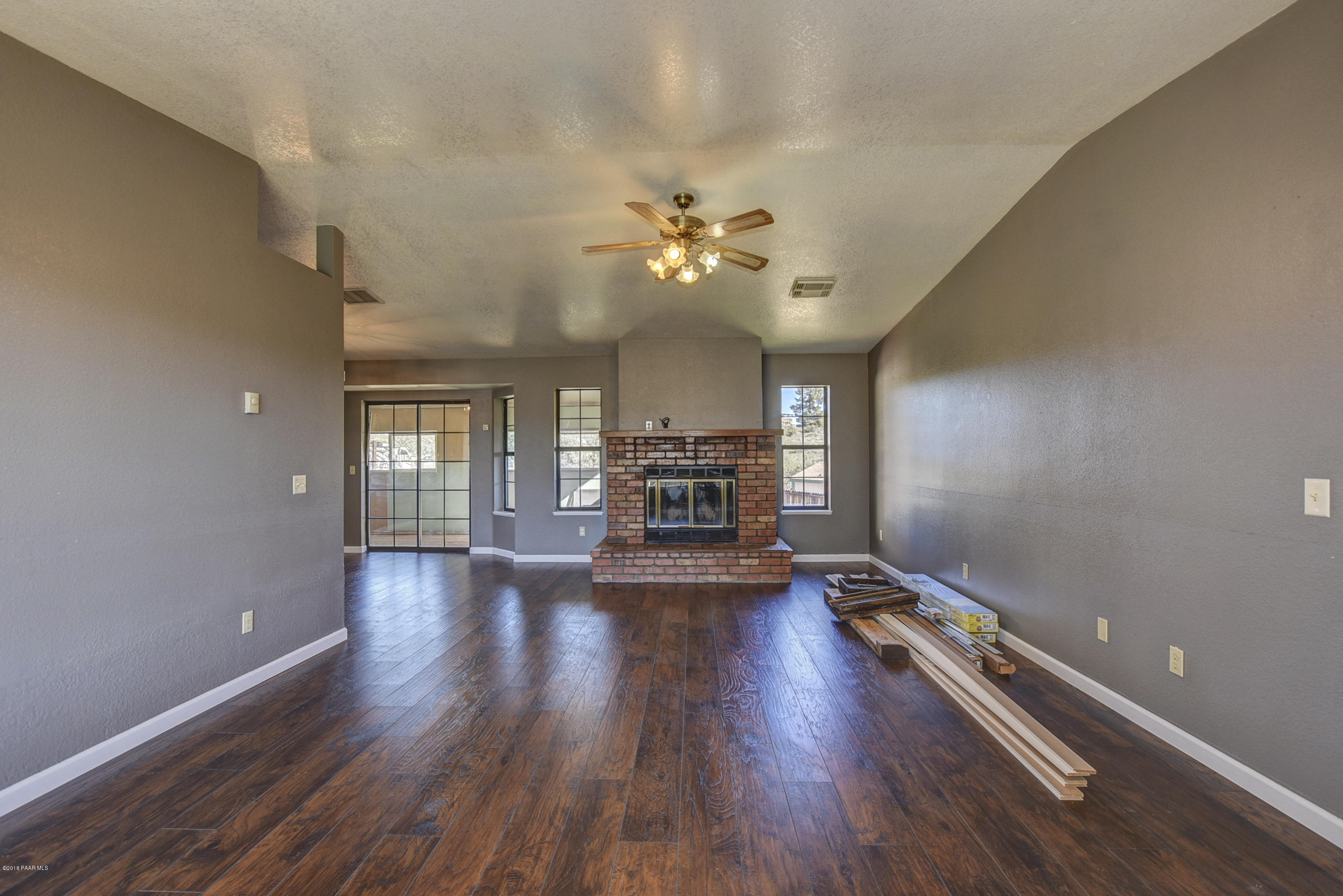 17540 East Jackrabbit Road Mayer, AZ 86333 - Photo 9 of 25 Living Room 4